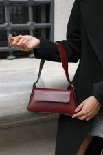 Sac bandoulière Alba Simple Design pour femme avec rabat - Rouge bordeaux