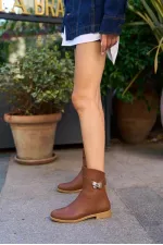 Bottes en cuir pour femme avec boucle, couleur beige