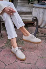 Baskets texturées en maille beige