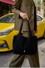 Sac à main et à bandoulière en daim souple avec détails en dentelle et daim noir