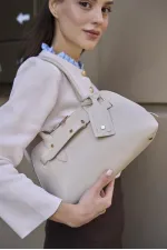 Sac rétro avec accessoires dorés, sac à main et sac à bandoulière, beige