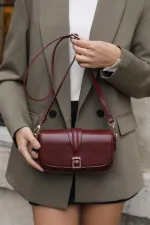 Sac bandoulière à boucle Alina pour femme - Bordeaux