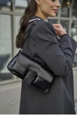 Sac à main et à bandoulière enduit noir