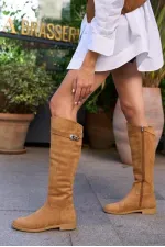 Bottes longues en cuir avec ceinture en daim camel