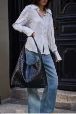 Sac bandoulière noir en tricot à motifs – Look élégant et luxueux
