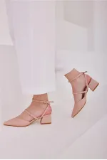 Chaussures à talons et bride arrière avec ceinture en vison