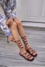 Sandales bouffantes à lacets enveloppées bordeaux