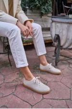 Baskets texturées en maille beige