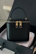 Mini Box Crossbody Bag – Sac à main et sac à bandoulière en cuir PU brillant noir