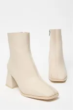 Bottes et bottines en daim beige pour femmes, bout rond, talon contrasté, cuir PU, fermeture éclair élégante Bottes et bottines en daim beige pour femmes, bout rond, talon contrasté, cuir PU, fermeture éclair élégante