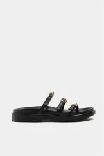 Chaussons tendance noirs avec détails cloutés dorés Chaussons tendance noirs avec détails cloutés dorés