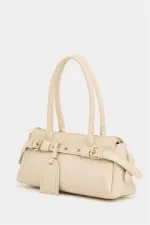 Sac à main et à bandoulière détaillé avec ceinture à double boucle, couleur vison