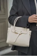 Mini sac à main et à bandoulière avec ceinture détaillée beige