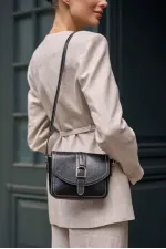 Sac à main et bandoulière mini noir aspect cuir à boucle Sac à main et bandoulière mini noir aspect cuir à boucle