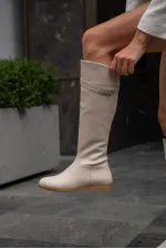 Bottes hautes en cuir beige à ceinture