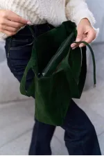 Sac à main et à bandoulière en daim souple avec détails en dentelle et daim vert