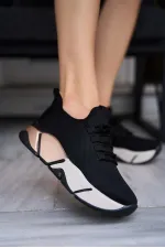 Baskets en maille à détails en dentelle et baskets décontractées noir-rose