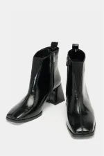 Bottes courtes à talons et bout émoussé en cuir verni – Cuir brillant Forme moderne Cuir verni noir