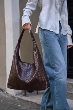 Sac bandoulière en tricot marron à motifs – Look élégant et luxueux