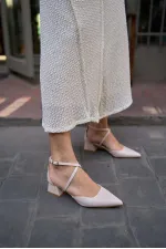 Chaussures à talons classiques à brides croisées beiges