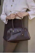 Sac rétro avec accessoires dorés, sac à main et sac à bandoulière, marron