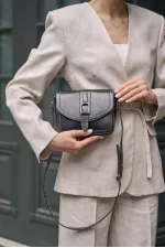 Sac à main et bandoulière mini noir aspect cuir à boucle Sac à main et bandoulière mini noir aspect cuir à boucle