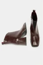Bottes courtes à talons et bout rond en cuir verni – Cuir brillant Forme moderne Cuir verni bordeaux