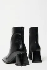 Bottes et bottines en daim verni noir pour femmes, talons à bout arrondi, cuir PU contrasté, fermeture éclair élégante Bottes et bottines en daim verni noir pour femmes, talons à bout arrondi, cuir PU contrasté, fermeture éclair élégante