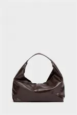 Sac à main et bandoulière en cuir verni brillant, cuir verni marron