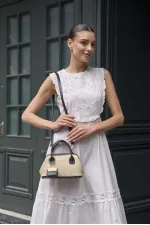 Mini sac à main texturé en osier noir