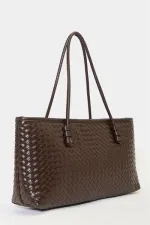 Sac à main et à bandoulière en cuir PU à motifs tricotés – Élégant format large marron Sac à main et à bandoulière en cuir PU à motifs tricotés – Élégant format large marron
