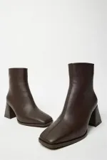 Bottes et bottines marron à bout émoussé et talon contrasté en cuir PU avec fermeture éclair élégantes