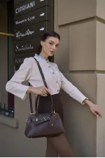 Sac rétro avec accessoires dorés, sac à main et sac à bandoulière, marron