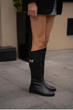 Bottes hautes en cuir noir à ceinture
