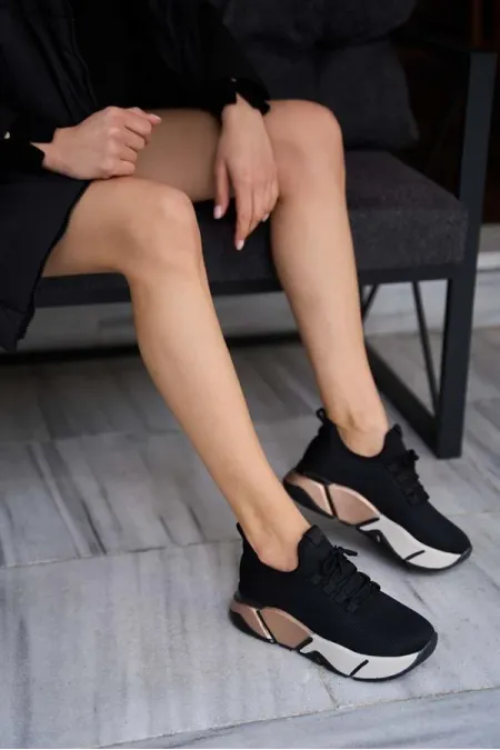 Baskets en maille à détails en dentelle et baskets décontractées noir-rose