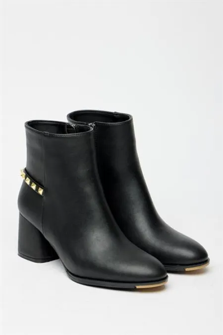 Bottes modernes à talons carrés et clous dorés noirs - Élégantes