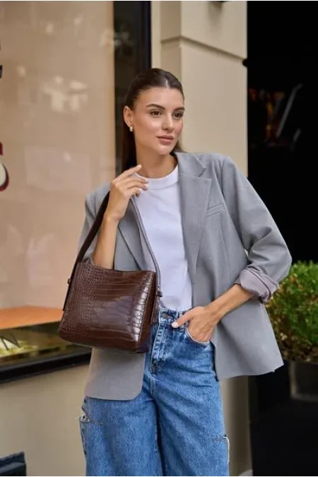 Sac cabas en cuir souple marron crocodile avec bandoulière ajustable
