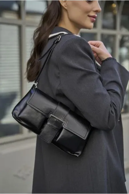 Sac à main et à bandoulière enduit noir