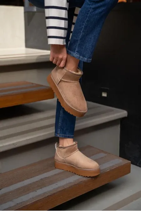 Mini bottes à talons hauts doublées de fourrure en daim Vison Mini bottes à talons hauts doublées de fourrure en daim Vison