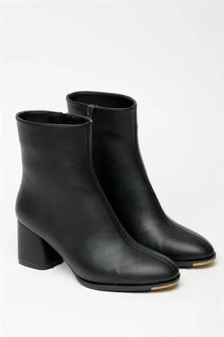 Bottes et bottines noires à talons hauts pour femme – Modèle élégant à porter au quotidien avec fermeture éclair