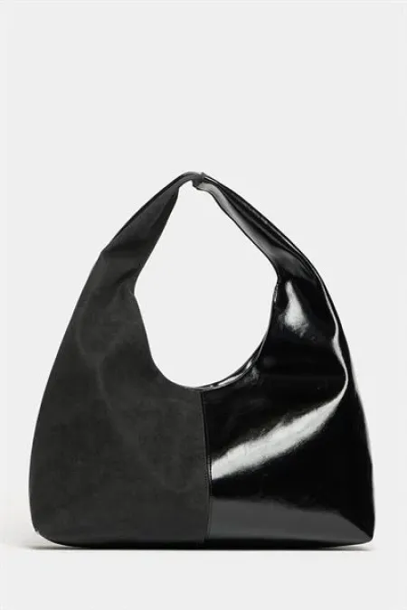 Sac cabas à bandoulière pour femme en daim noir et cuir verni contrasté - Modèle vintage souple Sac cabas à bandoulière pour femme en daim noir et cuir verni contrasté - Modèle vintage souple
