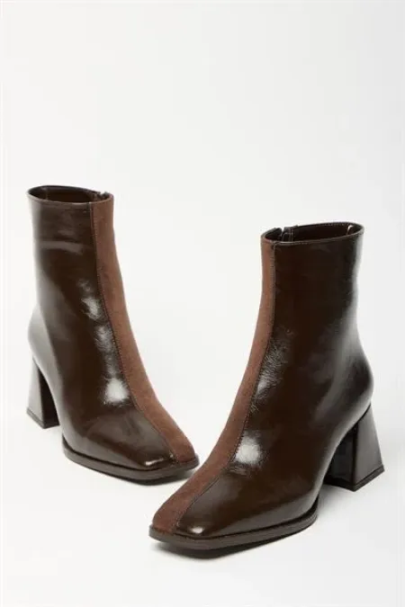 Bottes et bottines en daim verni marron pour femmes, talons à bout arrondi, cuir PU contrasté, fermeture éclair élégante