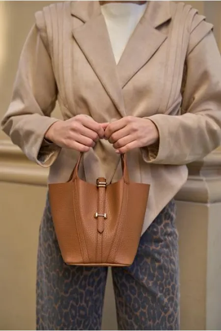 Sac panier avec cadenas, couleur fauve Sac panier avec cadenas, couleur fauve