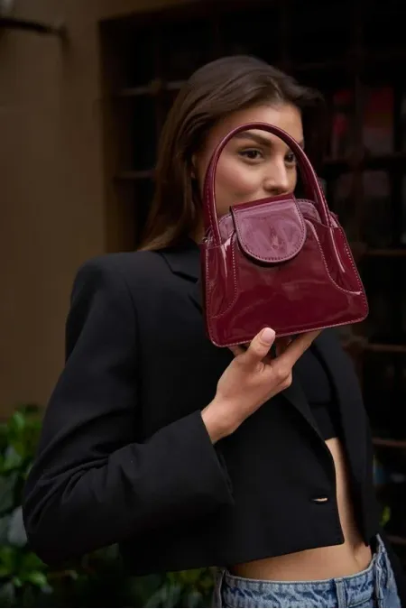 Sac à main Maja Mini City pour femme avec rabat - Cuir verni bordeaux