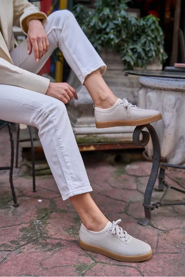 Baskets texturées en maille beige