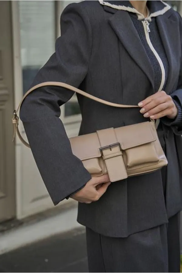 Sac à main et à bandoulière enduit Vison