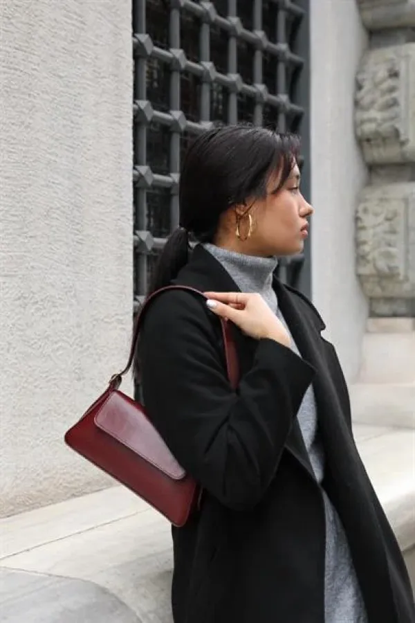 Sac bandoulière Alba Simple Design pour femme avec rabat - Rouge bordeaux