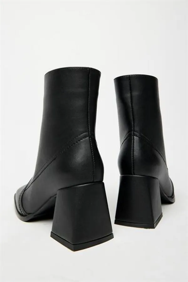 Bottes et bottines noires à talons et bout plat pour femme – Fermeture éclair, style décontracté et élégant