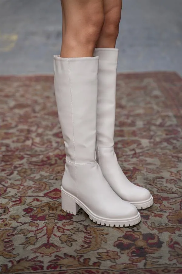 Bottes beiges à talons hauts