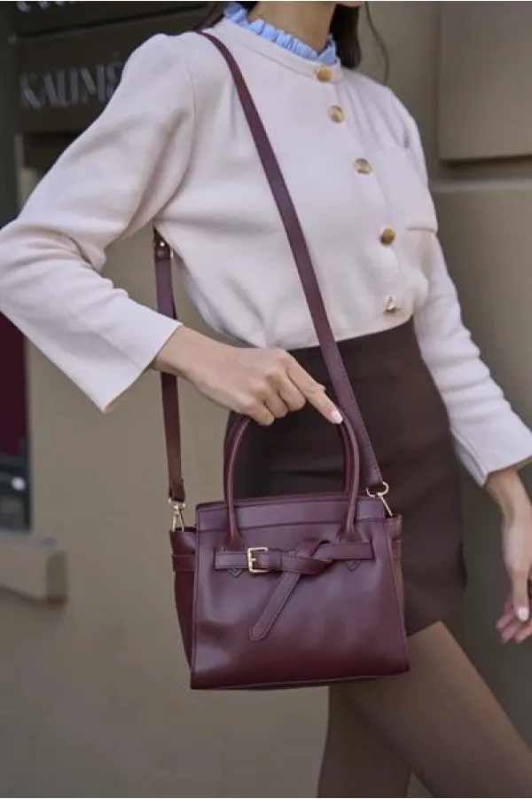 Mini sac à main et à bandoulière avec ceinture détaillée rouge bordeaux